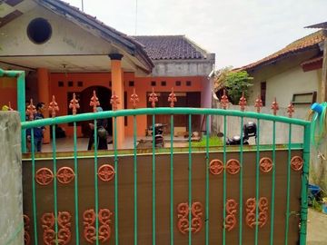 Rumah hitung tanah luas strategis di dekat tol Bekasi timur.