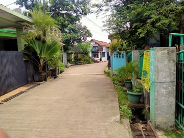 Rumah hitung tanah luas strategis di dekat tol Bekasi timur.