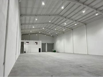 BODEGA INDUSTRIAL EN RENTA EN SANTA CATARINA