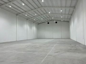 BODEGA INDUSTRIAL EN RENTA EN SANTA CATARINA