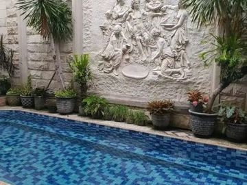 Rumah Mewah Strategis di Kawasan Darmo Satelit Kota Surabaya