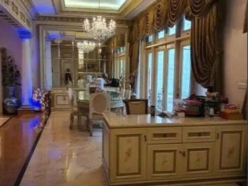 Rumah Mewah Strategis di Kawasan Darmo Satelit Kota Surabaya