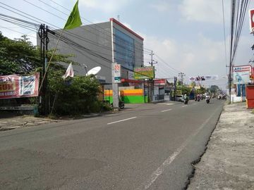 Dijual Tanah Pekarangan Selatan Jalan Damai