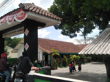 Dekat UII Tanah Kavling Cocok Untuk Kosan, Mobil Simpangan