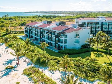 Condominio frente al mar con alberca privada, 3,000 m2 de Albercas, campo de Gol
