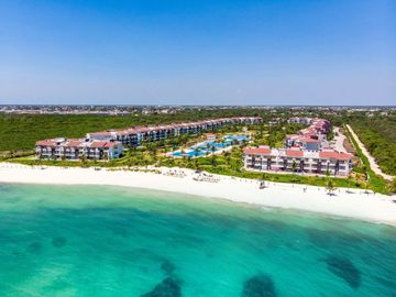 Condominio frente al mar con alberca privada, 3,000 m2 de Albercas, campo de Gol