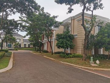 Dijual Rumah Dikawasan Summarecon Cluster Flamingo Gading Serpong Posisi Hoek Siap Huni