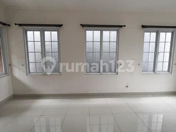 Dijual Rumah Menteng Village Gading Serpong Strategis