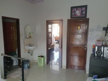 DIJUAL RUMAH SECOND 2 LANTAI LOKASI STRATEGIS DI DENPASAR