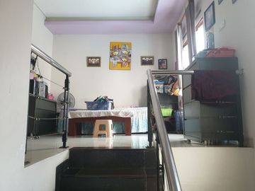 DIJUAL RUMAH SECOND 2 LANTAI LOKASI STRATEGIS DI DENPASAR