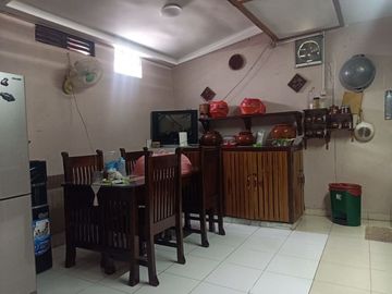 DIJUAL RUMAH SECOND 2 LANTAI LOKASI STRATEGIS DI DENPASAR