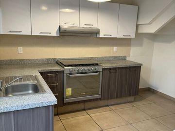 CASA EN VENTA EN LAS AMERICAS ECATEPEC, EN EL FRACCIONAMIENTO LAS AMERICAS III (MONTICULO)