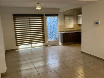 CASA EN VENTA EN LAS AMERICAS ECATEPEC, EN EL FRACCIONAMIENTO LAS AMERICAS III (MONTICULO)