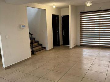CASA EN VENTA EN LAS AMERICAS ECATEPEC, EN EL FRACCIONAMIENTO LAS AMERICAS III (MONTICULO)