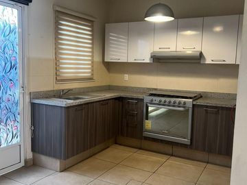 CASA EN VENTA EN LAS AMERICAS ECATEPEC, EN EL FRACCIONAMIENTO LAS AMERICAS III (MONTICULO)