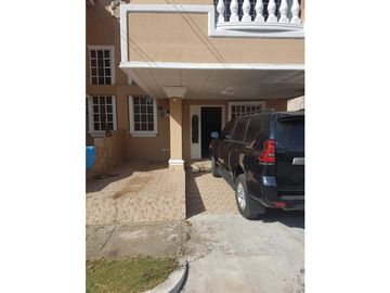 VENTA CASA DUPLEX PEDREGAL