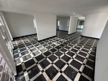 casa en arriendo en miraflores. Cod A4364