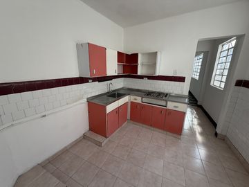 casa en arriendo en miraflores. Cod A4364