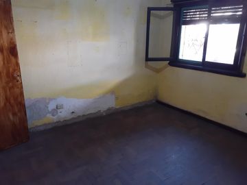 CHALET 3 AMBIENTES A REFACCIONAR