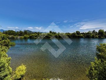 Parcela en Venta en Lago Ranco Rio Calcurrupe
