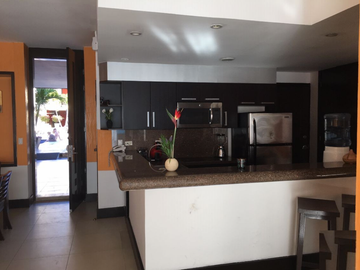 Condominio de lujo con alberca privada en Playa Mamita's