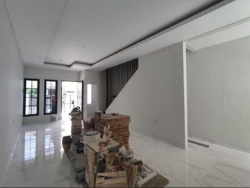 Rumah Modern Minimalis Lebak Arum Surabaya