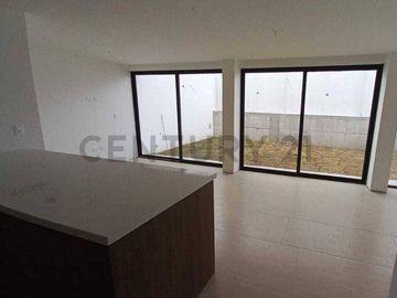 CASA DE VENTA POR ESTRENAR TUMBACO
