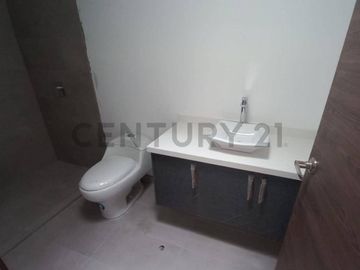 CASA DE VENTA POR ESTRENAR TUMBACO