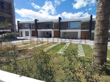 CASA DE VENTA POR ESTRENAR TUMBACO