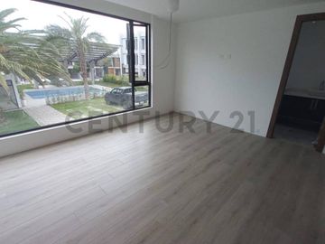 CASA DE VENTA POR ESTRENAR TUMBACO