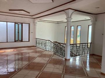 DISEWA RUMAH( BISA DIJADIKAN RUMAH ATAU KANTOR) DI GANDARIA SELATAN CILANDAK JAKARTA SELATAN