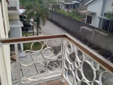 RUMAH CANTIK SIAP HUNI 2 LANTAI DI JOGJA FASUM LENGKAP BISA KPR