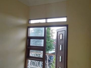 RUMAH CANTIK SIAP HUNI 2 LANTAI DI JOGJA FASUM LENGKAP BISA KPR