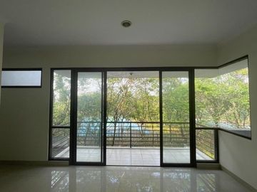 DIJUAL : Rumah cluster Ritzone depan taman jarang ada di Serpong, Tangerang