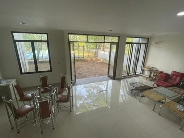 DIJUAL : Rumah cluster Ritzone depan taman jarang ada di Serpong, Tangerang