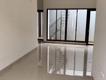 Rumah Baru Minimalis di Summarecon Chyntia Bandung