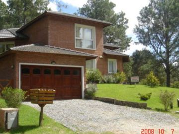 CHALET EN CARILO CALLE PINZON, ENTRE PARAISO Y SEQUOIA. CHALET EN VENTA