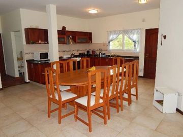 CHALET EN CARILO CALLE PINZON, ENTRE PARAISO Y SEQUOIA. CHALET EN VENTA