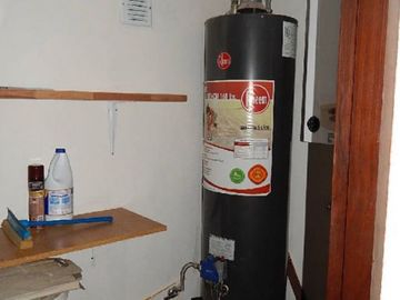 CHALET EN CARILO CALLE PINZON, ENTRE PARAISO Y SEQUOIA. CHALET EN VENTA