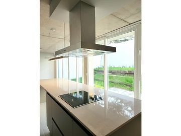 Dúplex tres ambientes a la calle con jardín. Garay 700. Venta.
