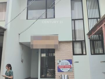 Dijual Rumah Siap Huni Di Mutiara Gading City Cluster De Okwood