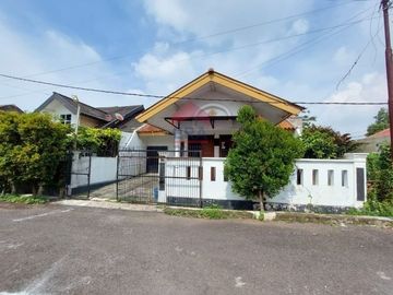 Dijual Rumah Bumi Parakan Asri Arcamanik Cisaranten Bandung Timur one gate sistem