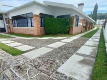 CASA EN VENTA CON SEGURIDAD EN TEQUISQUIAPAN, QUERÉTARO