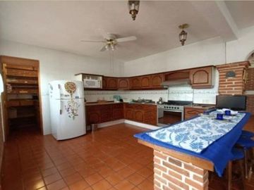CASA EN VENTA CON SEGURIDAD EN TEQUISQUIAPAN, QUERÉTARO
