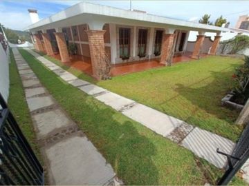 CASA EN VENTA CON SEGURIDAD EN TEQUISQUIAPAN, QUERÉTARO
