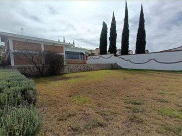 CASA EN VENTA CON SEGURIDAD EN TEQUISQUIAPAN, QUERÉTARO