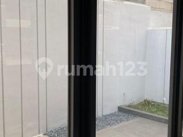 Disewakan Rumah 2 Lantai 3 KT Park Serpong Cityzen