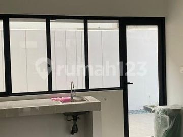 Disewakan Rumah 2 Lantai 3 KT Park Serpong Cityzen