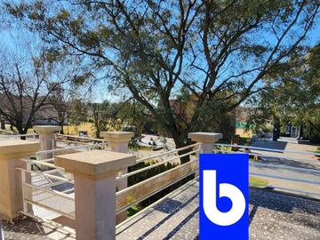 Excelente casa en El Nacional  Ubicada  Lindero a la cancha de Golf primer barrio consolidado y cercano. Los Escritores