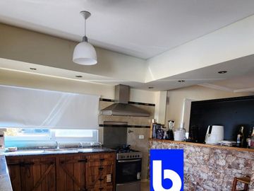 Excelente casa en El Nacional  Ubicada  Lindero a la cancha de Golf primer barrio consolidado y cercano. Los Escritores